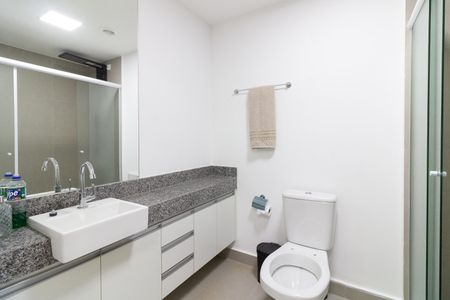 Banheiro de kitnet/studio para alugar com 1 quarto, 30m² em Butantã, São Paulo