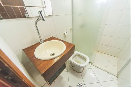 Banheiro  de apartamento para alugar com 2 quartos, 47m² em Vila Alzira, Santo André