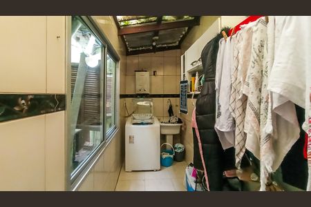 Área de Serviço de casa para alugar com 3 quartos, 150m² em Vila Nova, Porto Alegre