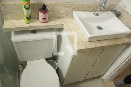 Banheiro de apartamento à venda com 2 quartos, 48m² em Gopouva, Guarulhos