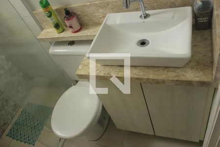 Banheiro de apartamento à venda com 2 quartos, 48m² em Gopouva, Guarulhos