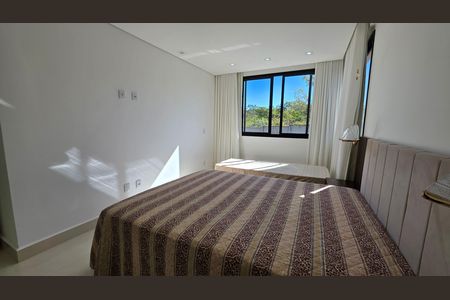 Casa de condomínio para alugar com 568m², 4 quartos e 4 vagas