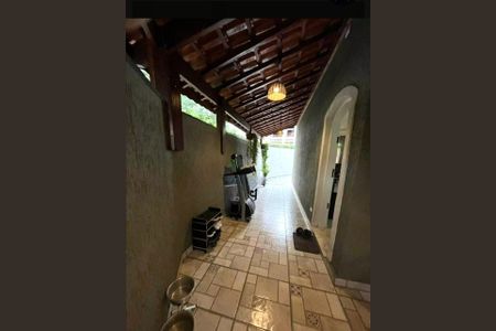 Casa à venda com 4 quartos, 142m² em Jardim Mutinga, São Paulo