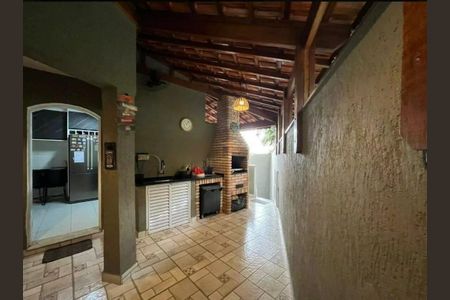 Casa à venda com 142m², 4 quartos e 3 vagas