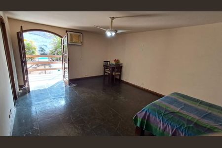 Casa à venda com 450m², 4 quartos e 5 vagas