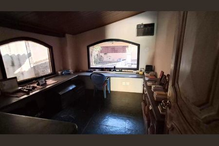 Casa à venda com 4 quartos, 450m² em Taquara, Rio de Janeiro