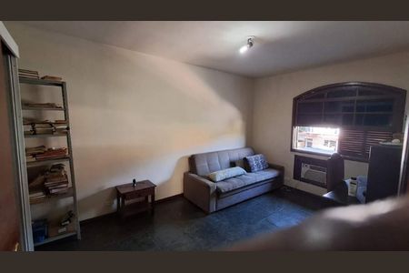 Casa à venda com 4 quartos, 450m² em Taquara, Rio de Janeiro