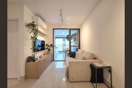 Sala de apartamento para alugar com 2 quartos, 75m² em Indianópolis, São Paulo
