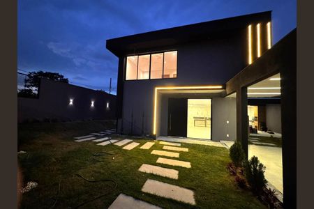 Casa à venda com 185m², 3 quartos e 2 vagas