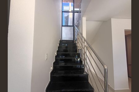 Casa à venda com 185m², 3 quartos e 2 vagas