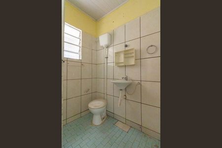 Banheiro de casa para alugar com 1 quarto, 35m² em Vila Dalva, São Paulo