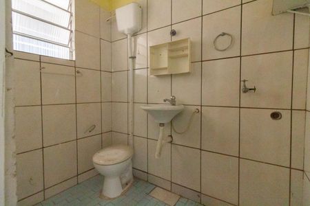 Banheiro de casa para alugar com 1 quarto, 35m² em Vila Dalva, São Paulo