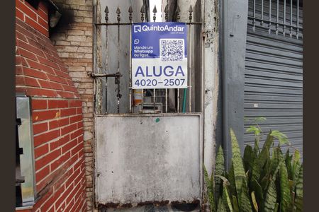 Fachada de casa para alugar com 1 quarto, 35m² em Vila Dalva, São Paulo