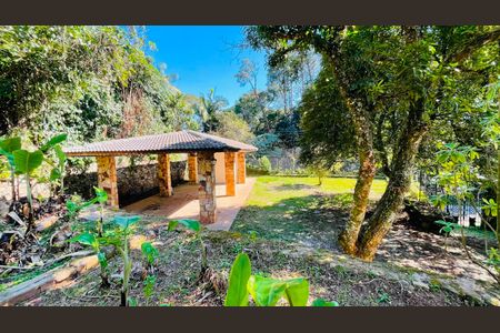 Casa de condomínio para alugar com 5000m², 5 quartos e 4 vagas Casa de condomínio para alugar com 5000m², 5 quartos e 4 vagasQuintal