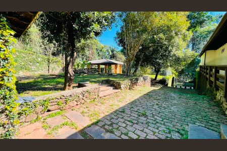 Casa de condomínio para alugar com 5000m², 5 quartos e 4 vagas Casa de condomínio para alugar com 5000m², 5 quartos e 4 vagasQuintal