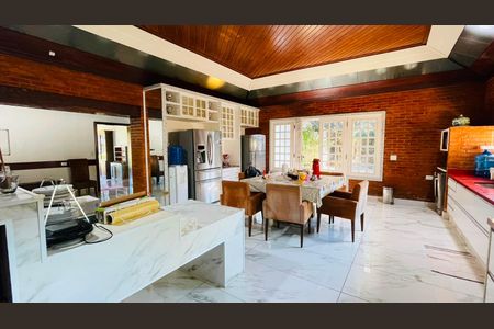 Casa de condomínio para alugar com 5000m², 5 quartos e 4 vagas Casa de condomínio para alugar com 5000m², 5 quartos e 4 vagasSala de Jantar 3