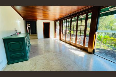 Casa de condomínio para alugar com 5000m², 5 quartos e 4 vagas Casa de condomínio para alugar com 5000m², 5 quartos e 4 vagasCorredor