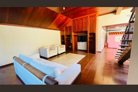 Casa de condomínio para alugar com 5000m², 5 quartos e 4 vagas Casa de condomínio para alugar com 5000m², 5 quartos e 4 vagasSala de TV