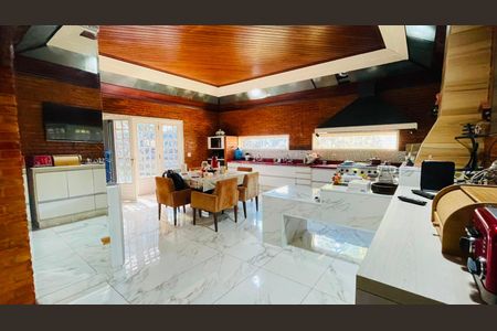 Casa de condomínio para alugar com 5000m², 5 quartos e 4 vagas Casa de condomínio para alugar com 5000m², 5 quartos e 4 vagasSala de Jantar 3