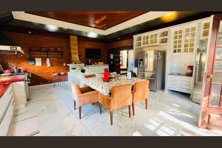 Casa de condomínio para alugar com 5000m², 5 quartos e 4 vagas Casa de condomínio para alugar com 5000m², 5 quartos e 4 vagasSala de Jantar 3