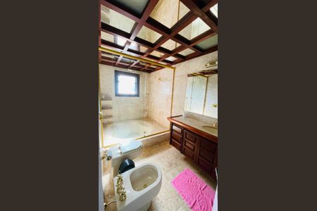 Casa de condomínio para alugar com 5000m², 5 quartos e 4 vagas Casa de condomínio para alugar com 5000m², 5 quartos e 4 vagasBanheiro