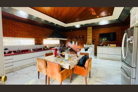 Casa de condomínio para alugar com 5000m², 5 quartos e 4 vagas Casa de condomínio para alugar com 5000m², 5 quartos e 4 vagasSala de Jantar 3