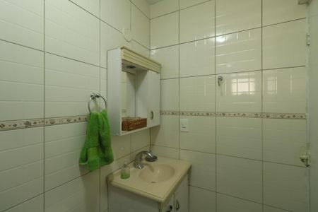 Apartamento à venda com 55m², 2 quartos e 1 vaga Apartamento à venda com 55m², 2 quartos e 1 vagaBanheiro