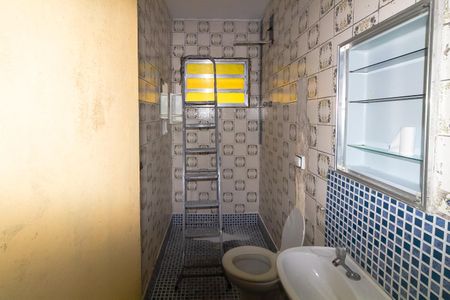 Banheiro de casa para alugar com 1 quarto, 50m² em Jardim Três Marias, São Paulo