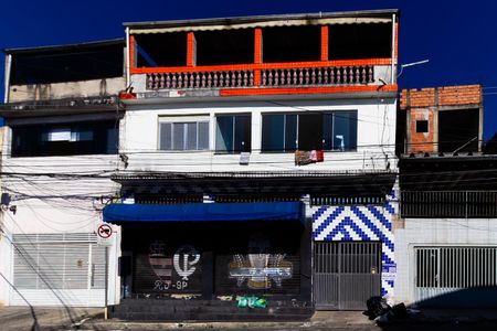 Fachada de casa para alugar com 1 quarto, 50m² em Jardim Três Marias, São Paulo