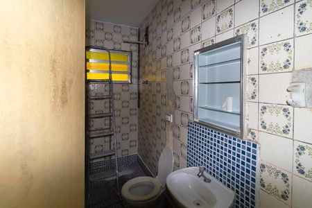 Banheiro de casa para alugar com 1 quarto, 50m² em Jardim Três Marias, São Paulo