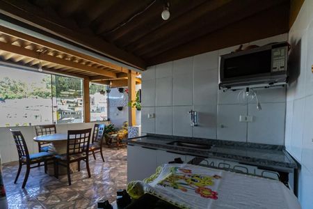 Casa à venda com 180m², 3 quartos e 2 vagas Casa à venda com 180m², 3 quartos e 2 vagasCozinha Casa 2