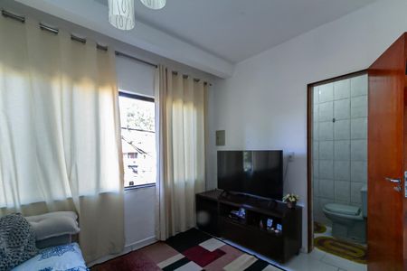 Casa à venda com 180m², 3 quartos e 2 vagas Casa à venda com 180m², 3 quartos e 2 vagasSala