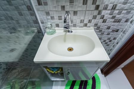 Casa à venda com 180m², 3 quartos e 2 vagas Casa à venda com 180m², 3 quartos e 2 vagasBanheiro da Suíte