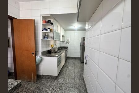 Apartamento à venda com 108m², 4 quartos e 2 vagas Apartamento à venda com 108m², 4 quartos e 2 vagasCozinha