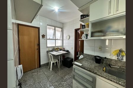 Apartamento à venda com 108m², 4 quartos e 2 vagas Apartamento à venda com 108m², 4 quartos e 2 vagasCozinha