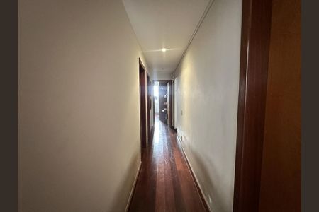 Apartamento à venda com 108m², 4 quartos e 2 vagas Apartamento à venda com 108m², 4 quartos e 2 vagasCorredor