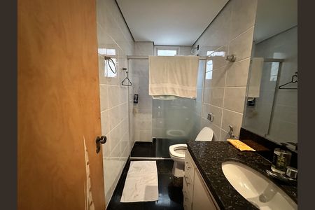 Apartamento à venda com 108m², 4 quartos e 2 vagas Apartamento à venda com 108m², 4 quartos e 2 vagasBanheiro