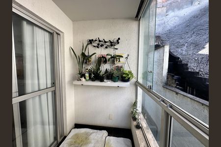 Apartamento à venda com 108m², 4 quartos e 2 vagas Apartamento à venda com 108m², 4 quartos e 2 vagasVaranda