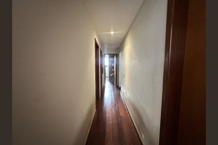 Apartamento à venda com 108m², 4 quartos e 2 vagas Apartamento à venda com 108m², 4 quartos e 2 vagasCorredor