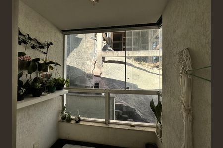 Apartamento à venda com 108m², 4 quartos e 2 vagas Apartamento à venda com 108m², 4 quartos e 2 vagasVaranda