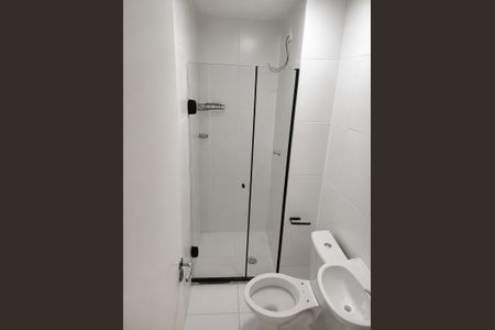 Banheiro de apartamento à venda com 2 quartos, 32m² em Parque Novo Mundo, São Paulo