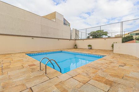 Apartamento à venda com 87m², 3 quartos e 2 vagas Apartamento à venda com 87m², 3 quartos e 2 vagasÁrea comum - Piscina