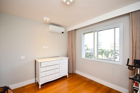 Apartamento à venda com 207m², 3 quartos e 2 vagas Apartamento à venda com 207m², 3 quartos e 2 vagasquarto 1