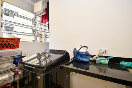 Apartamento à venda com 207m², 3 quartos e 2 vagas Apartamento à venda com 207m², 3 quartos e 2 vagaslavanderia