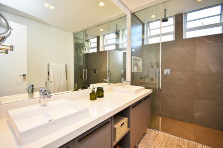 Apartamento à venda com 207m², 3 quartos e 2 vagas Apartamento à venda com 207m², 3 quartos e 2 vagasbanheiro quarto 3