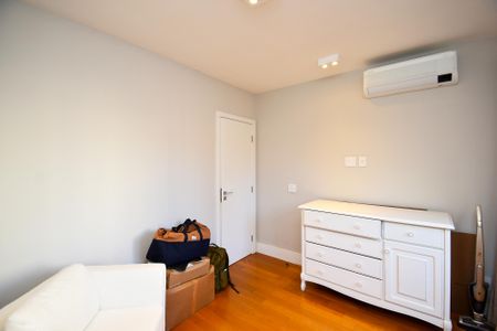 Apartamento à venda com 207m², 3 quartos e 2 vagas Apartamento à venda com 207m², 3 quartos e 2 vagasquarto 1