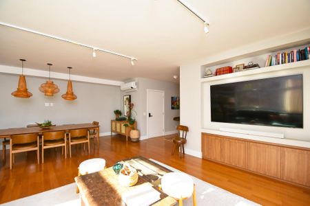 Apartamento à venda com 207m², 3 quartos e 2 vagas Apartamento à venda com 207m², 3 quartos e 2 vagasSala de estar