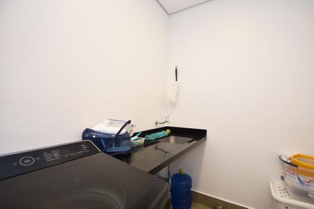 Apartamento à venda com 207m², 3 quartos e 2 vagas Apartamento à venda com 207m², 3 quartos e 2 vagaslavanderia