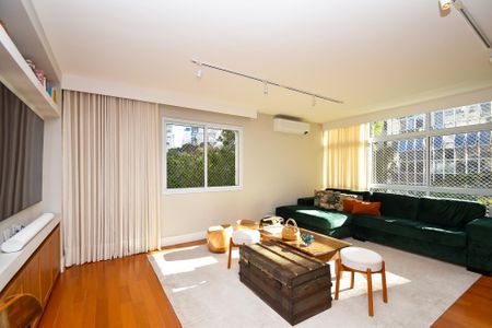 Apartamento à venda com 207m², 3 quartos e 2 vagas Apartamento à venda com 207m², 3 quartos e 2 vagasSala de estar