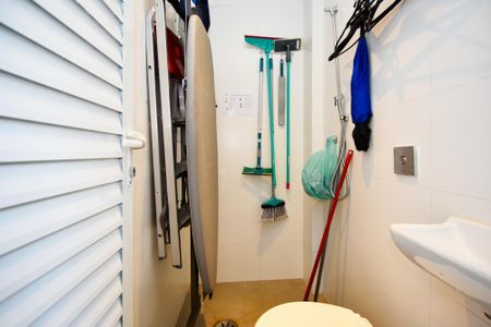 Apartamento à venda com 207m², 3 quartos e 2 vagas Apartamento à venda com 207m², 3 quartos e 2 vagasbanheiro de serviço